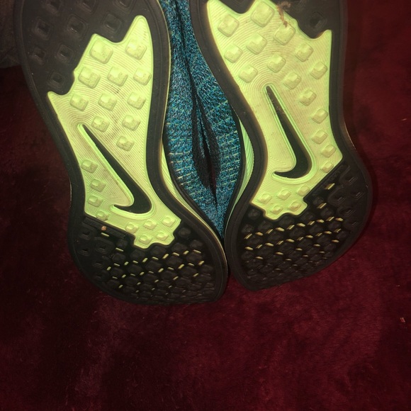 Nike Flyknit Racer - Picture 4 of 4